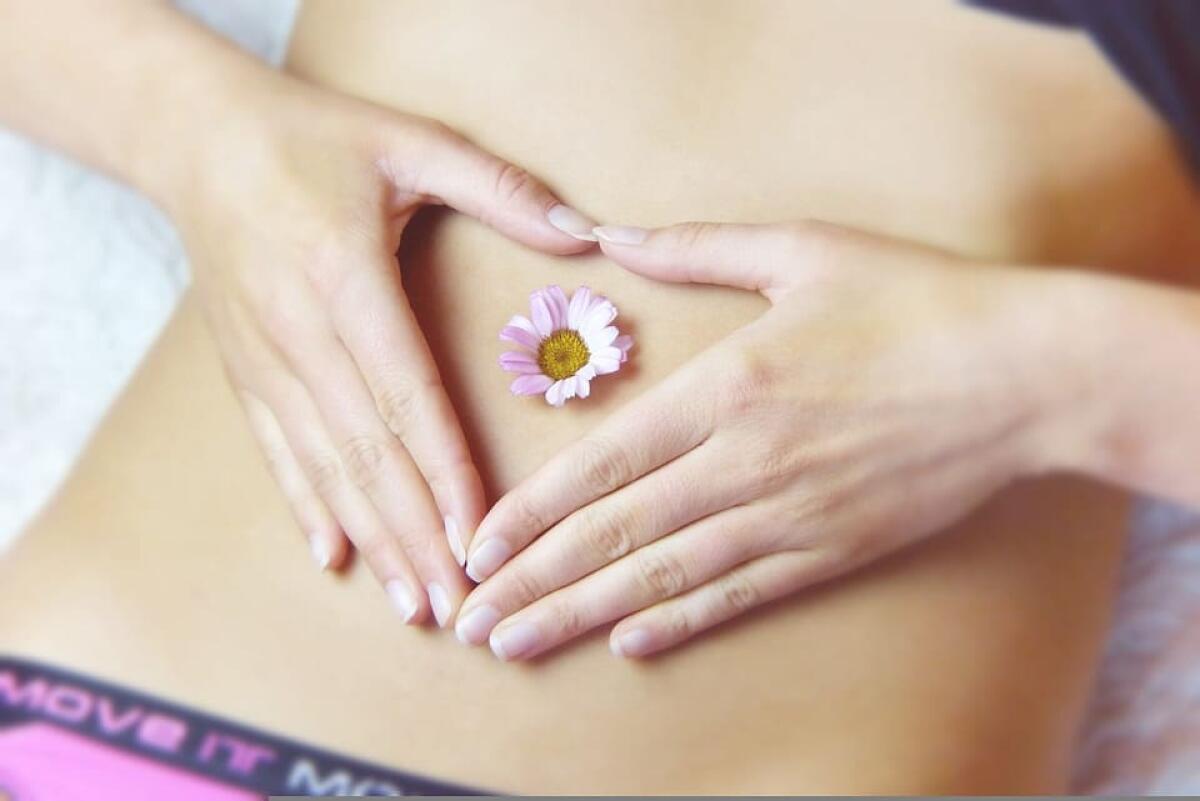 Gonfiore addominale in menopausa: cause, rimedi, esami da fare - Gonfiore addominale in menopausa