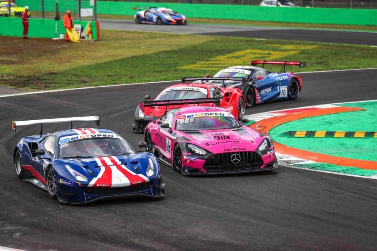 A Monza va in scena il Round 6 dell'International GT Open 2022 - 