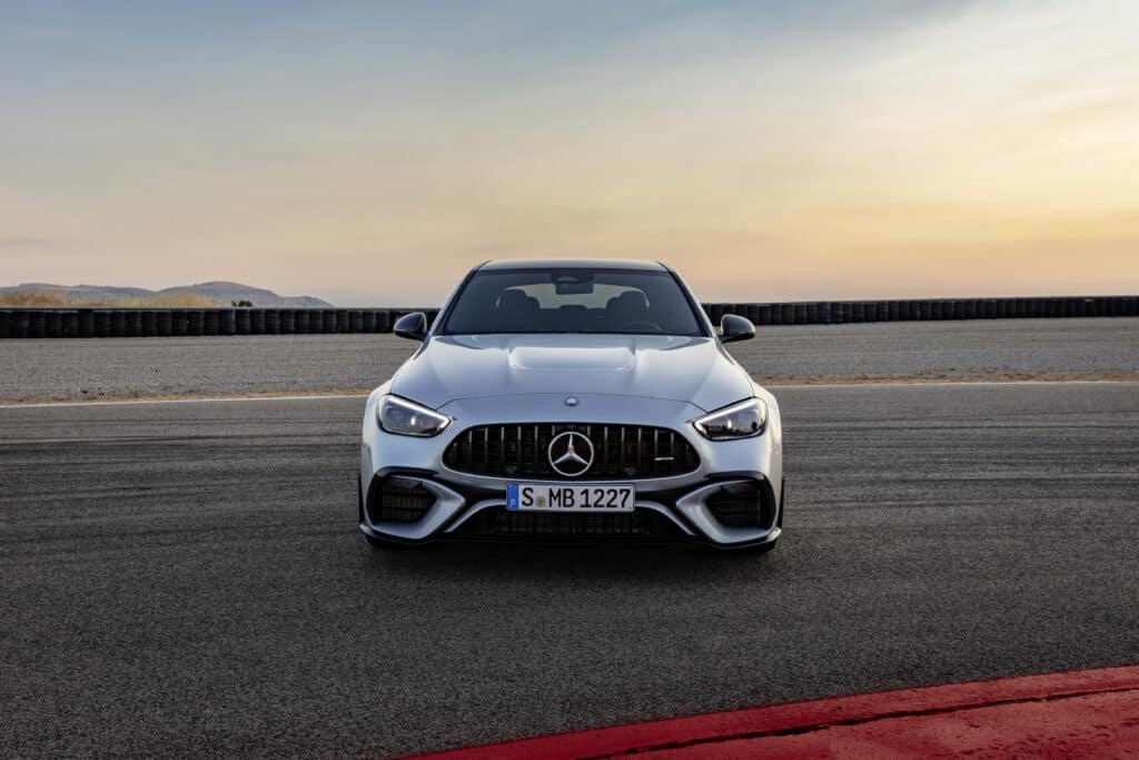 La Mercedes C 63 S AMG è diventata una potentissima ibrida plug-in da 680 CV