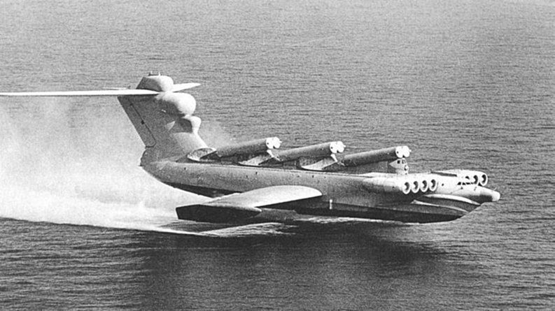 Foto di repertorio del volo dell’ekranoplano Lun. Credits: Filmatidimare su Pinterest
