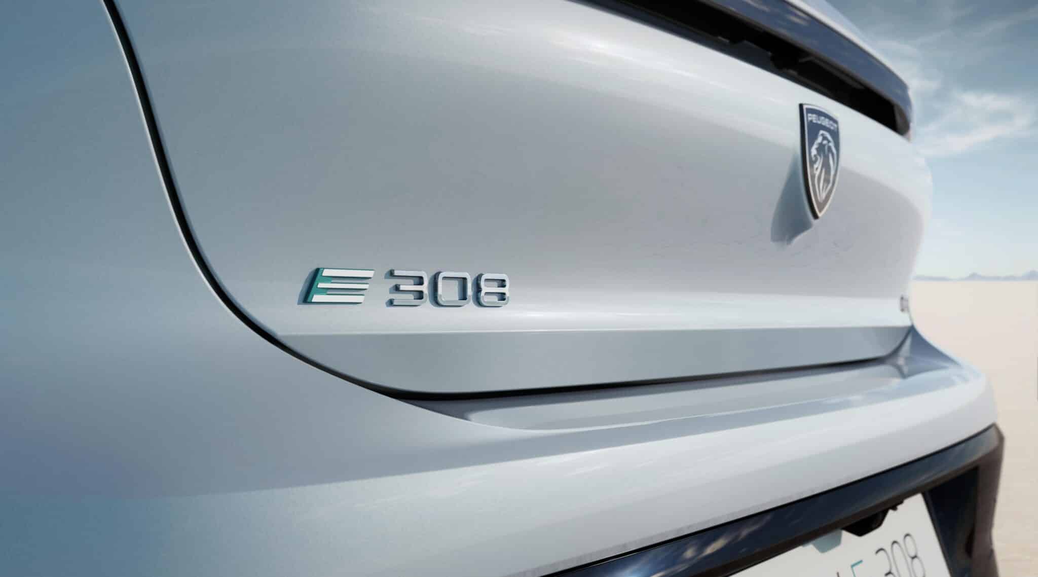 Le Peugeot 308 e 308 SW diventano elettriche