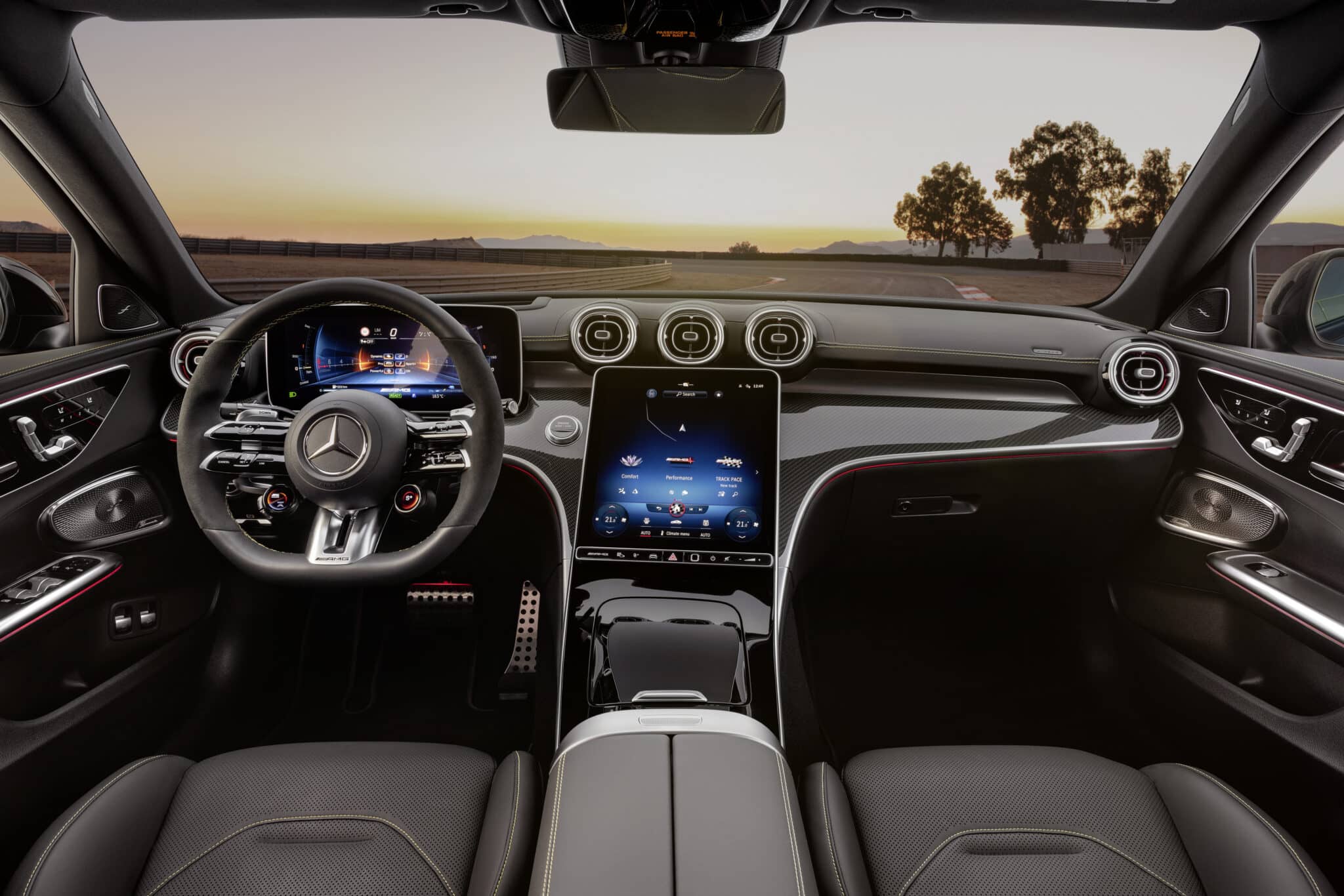 La Mercedes C 63 S AMG è diventata una potentissima ibrida plug-in da 680 CV