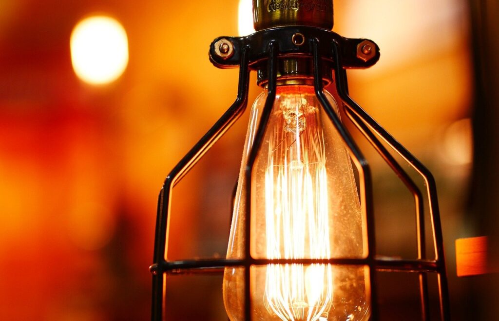 La Guerra delle Correnti: Thomas Edison contro Nikola Tesla
