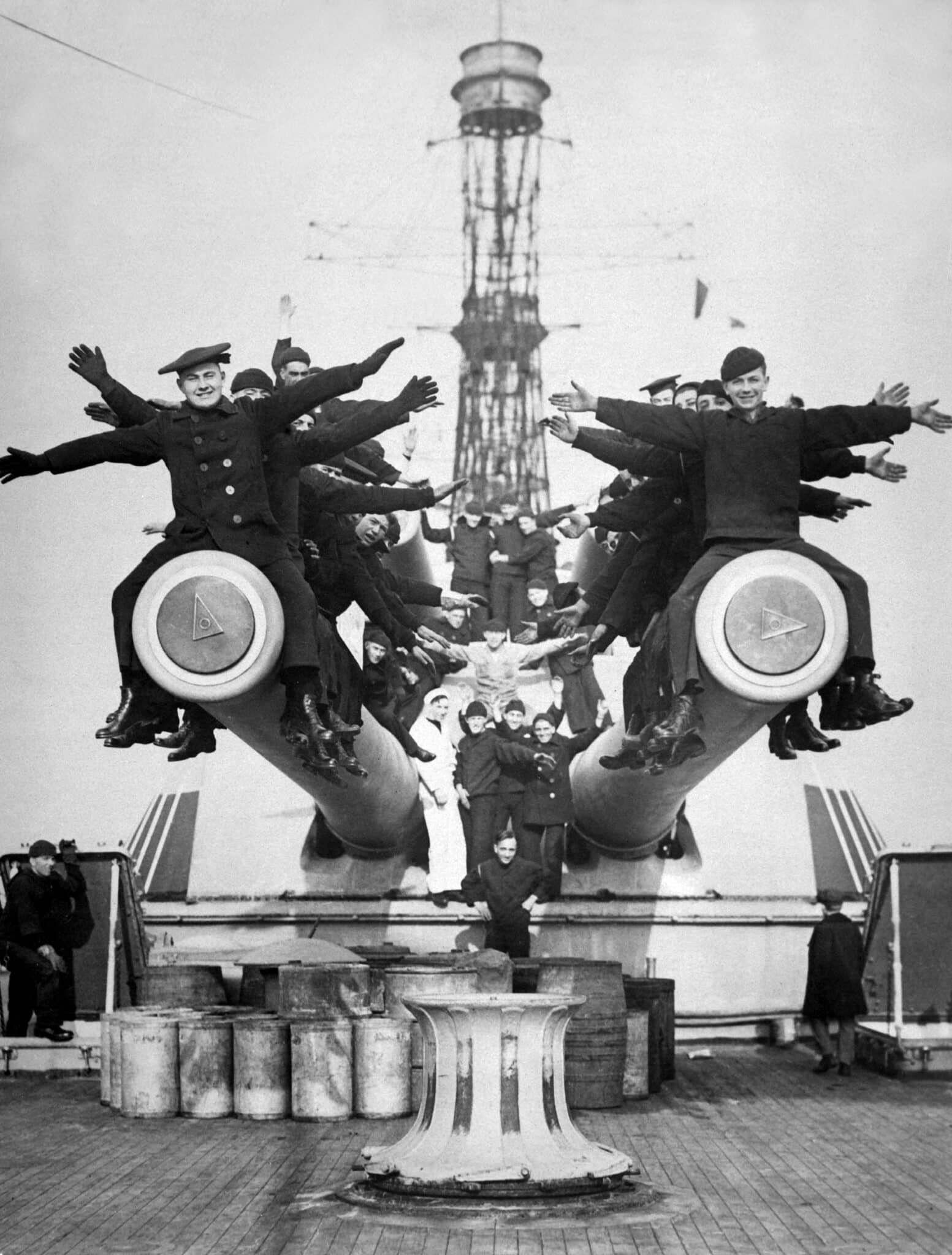 I marinai della USS Texas posano su un pezzo da 14 pollici. Foto di Underwood & Underwood, 1918. Fonte: Dipartimento della Difesa USA