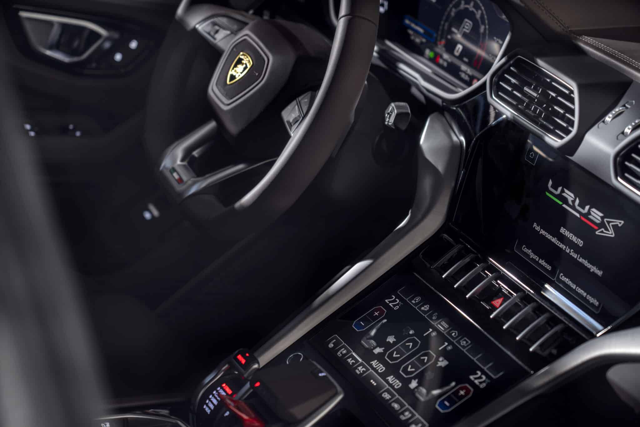 Interni Lamborghini Urus S