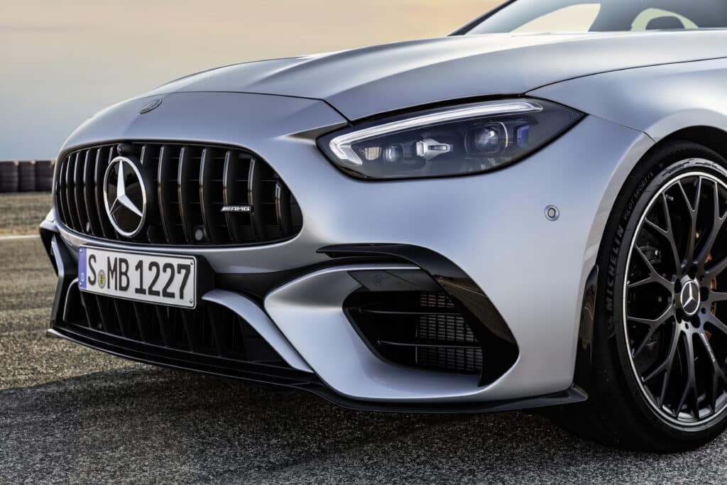 La Mercedes C 63 S AMG è diventata una potentissima ibrida plug-in da 680 CV