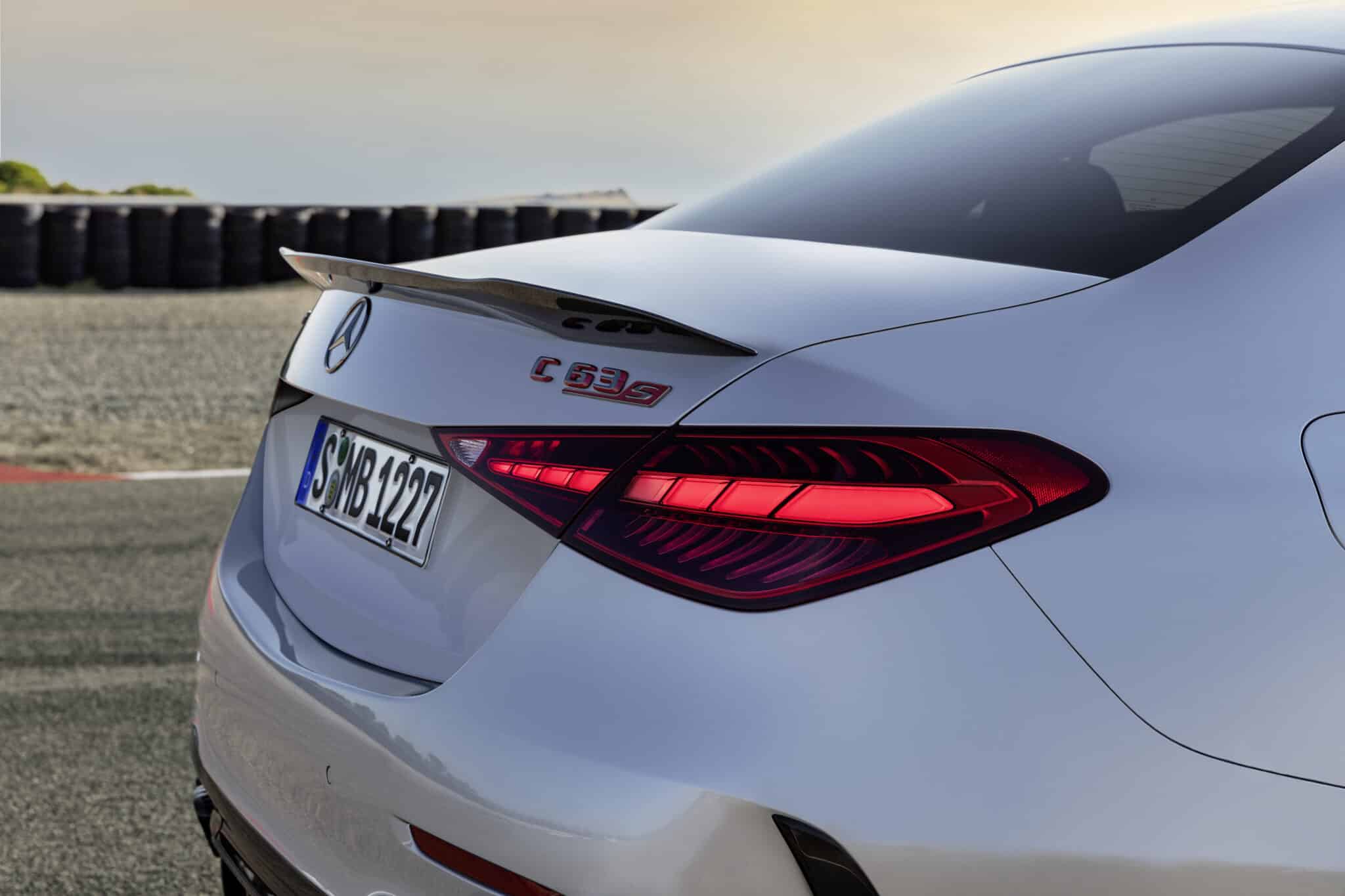 La Mercedes C 63 S AMG è diventata una potentissima ibrida plug-in da 680 CV