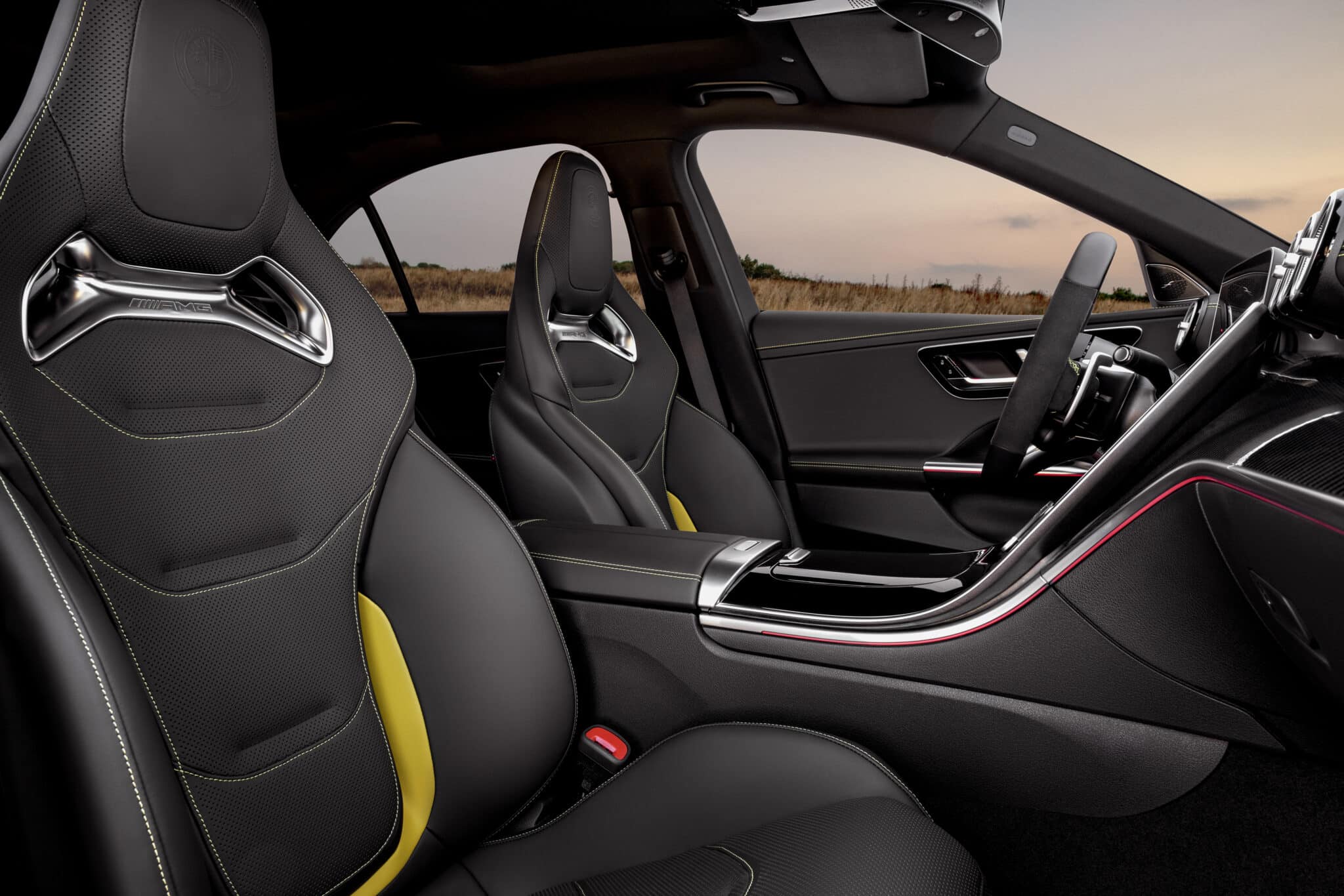La Mercedes C 63 S AMG è diventata una potentissima ibrida plug-in da 680 CV