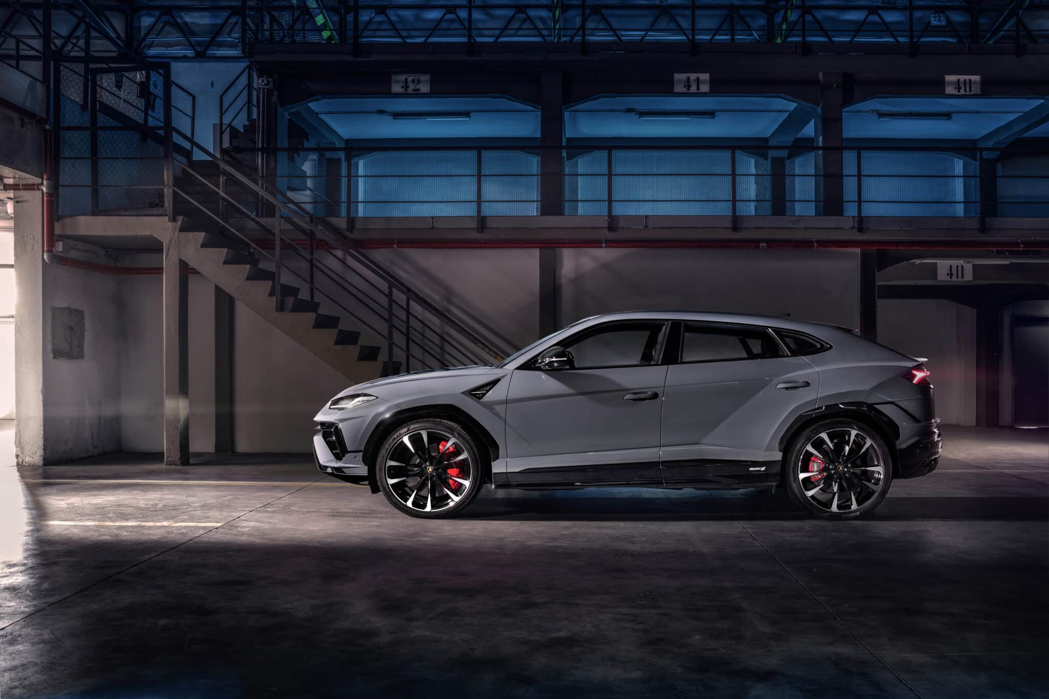 Lamborghini Urus S, 666 CV di potenza: scheda tecnica, prezzi, e dettagli