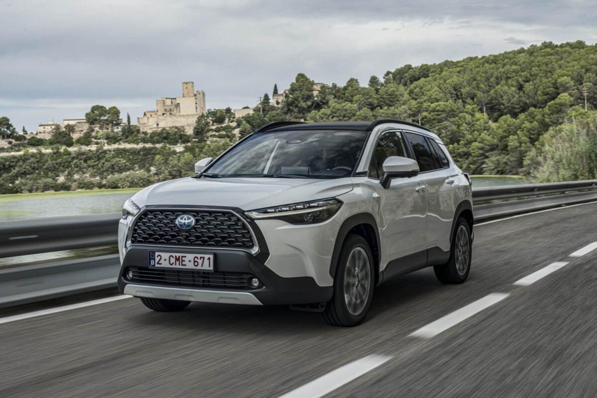 Toyota Corolla Cross 2023: scheda tecnica, allestimenti e listino prezzi - 