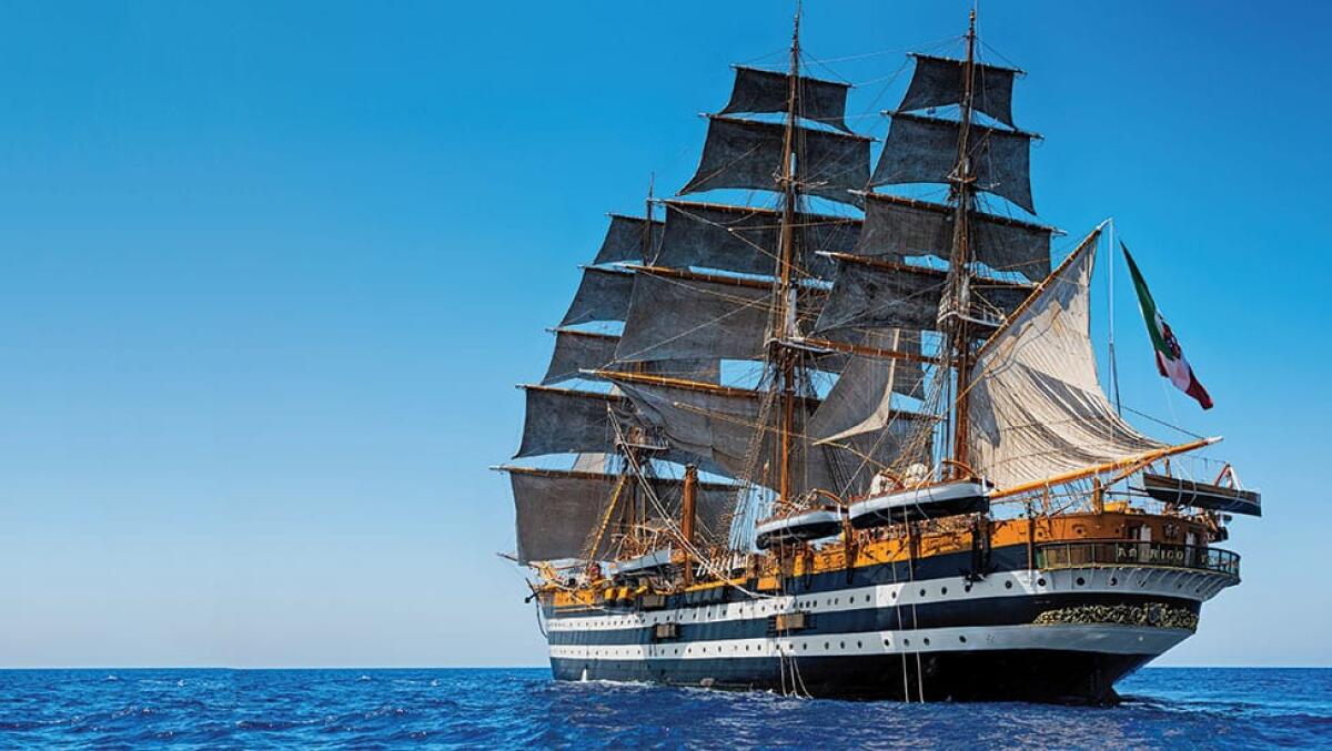 Catamarano urta l’Amerigo Vespucci: spavento a Venezia - 