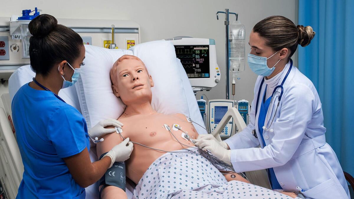 Simulatori iperrealistici: come vengono usati per la formazione dei medici - 