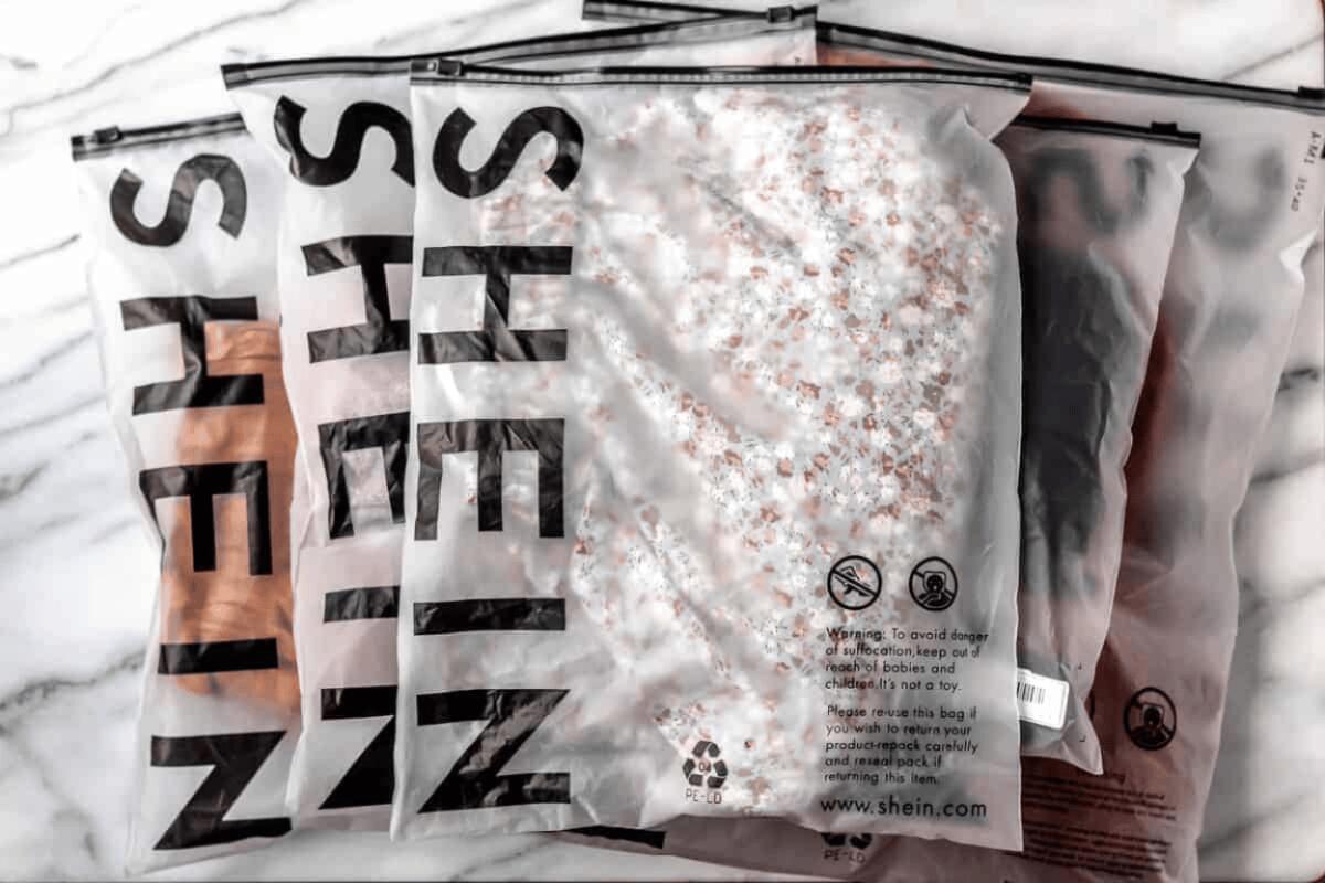 Shein: la moda che massacra per vendere a prezzi stracciati - 