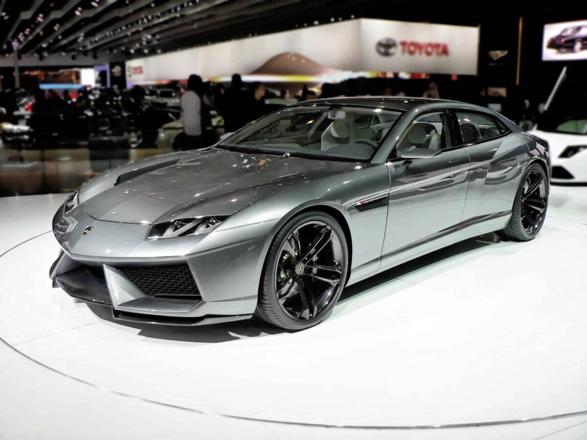 Lamborghini Estoque, la berlina del Toro con il DNA da supersportiva - 