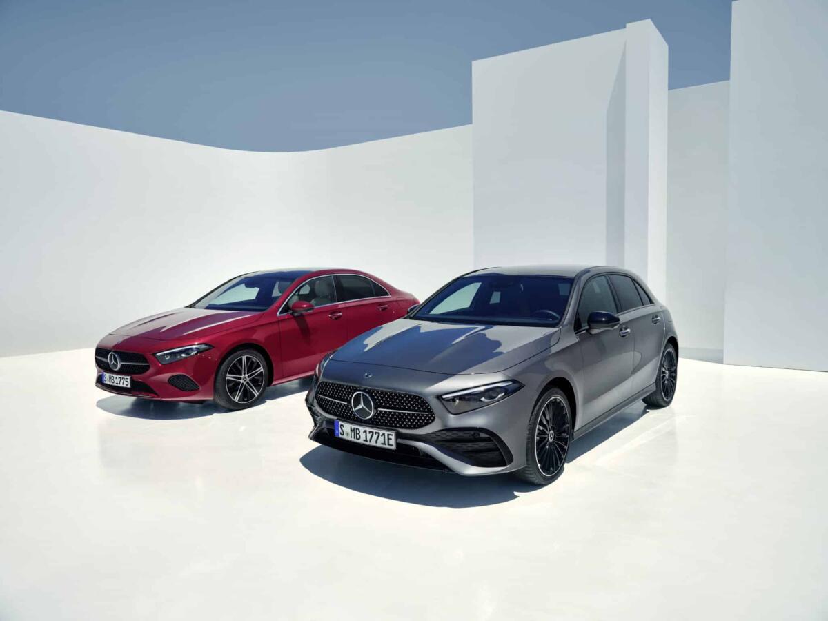 Mercedes Classe A 2023: poche novità, ma di sostanza - Mercedes-Benz A 250 e Hatchback: fuel consumption combined, weighted (WLTP) 1,1-0,8 l/100 km, electric energy consumption combined, weighted (WLTP) 17.0-15.0 kWh/100km, CO2 emissions combined, weighted (WLTP) 25-18 g/km [2]; exterior: mountain grey, 