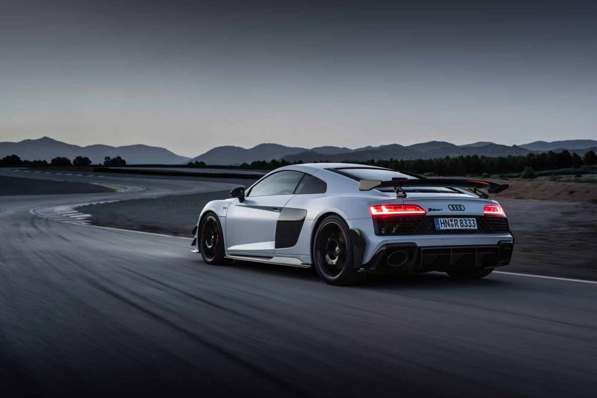 Audi R8 Coupe V10 GT RWD: trazione posteriore e 620 CV di potenza - 