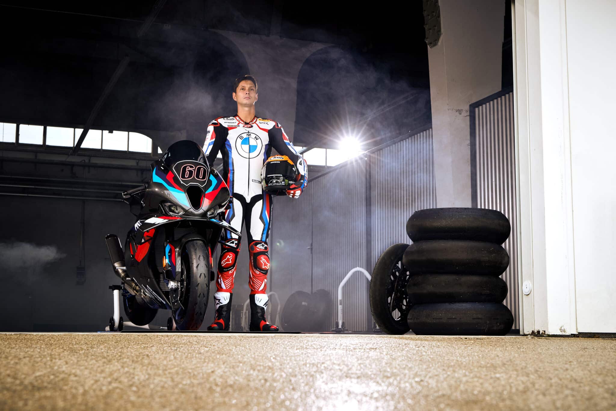 BMW M 1000 RR 2023: aumenta la velocità massima e migliora l'aerodinamica