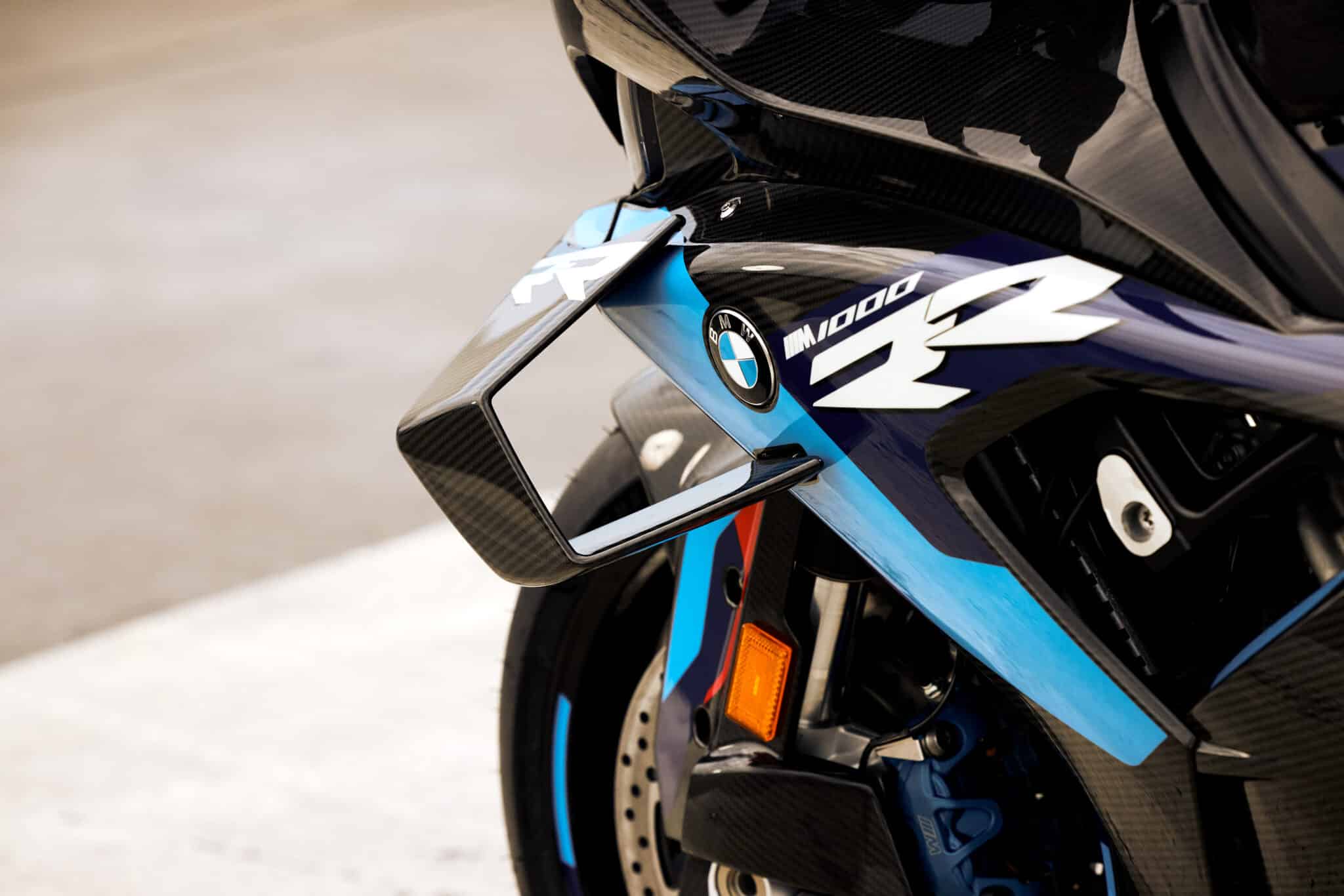BMW M 1000 RR 2023: aumenta la velocità massima e migliora l'aerodinamica