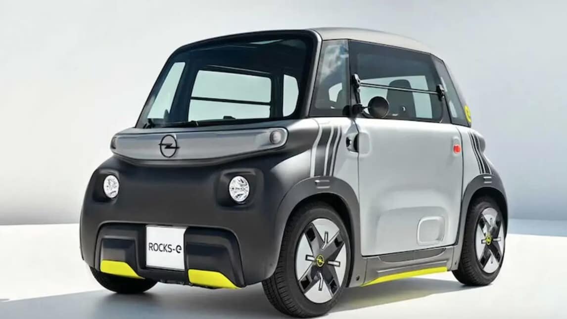 La Opel Rocks-e elettrica: si può notare la quasi completa assenza del cofano anteriore e posteriore