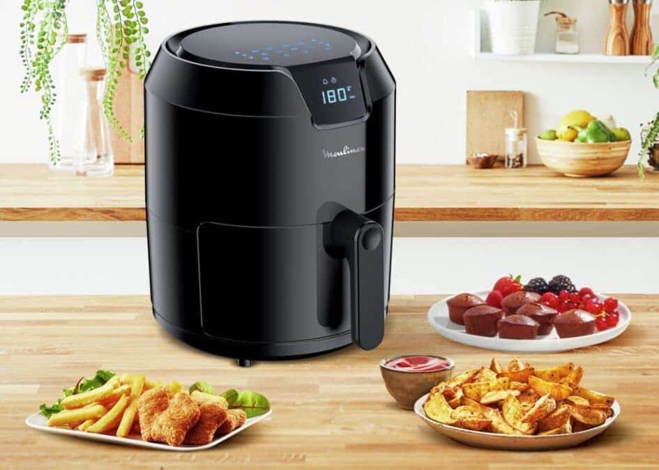 Con una friggitrice ad aria è possibile cucinare una grande varietà di alimenti. Credits: Amazon