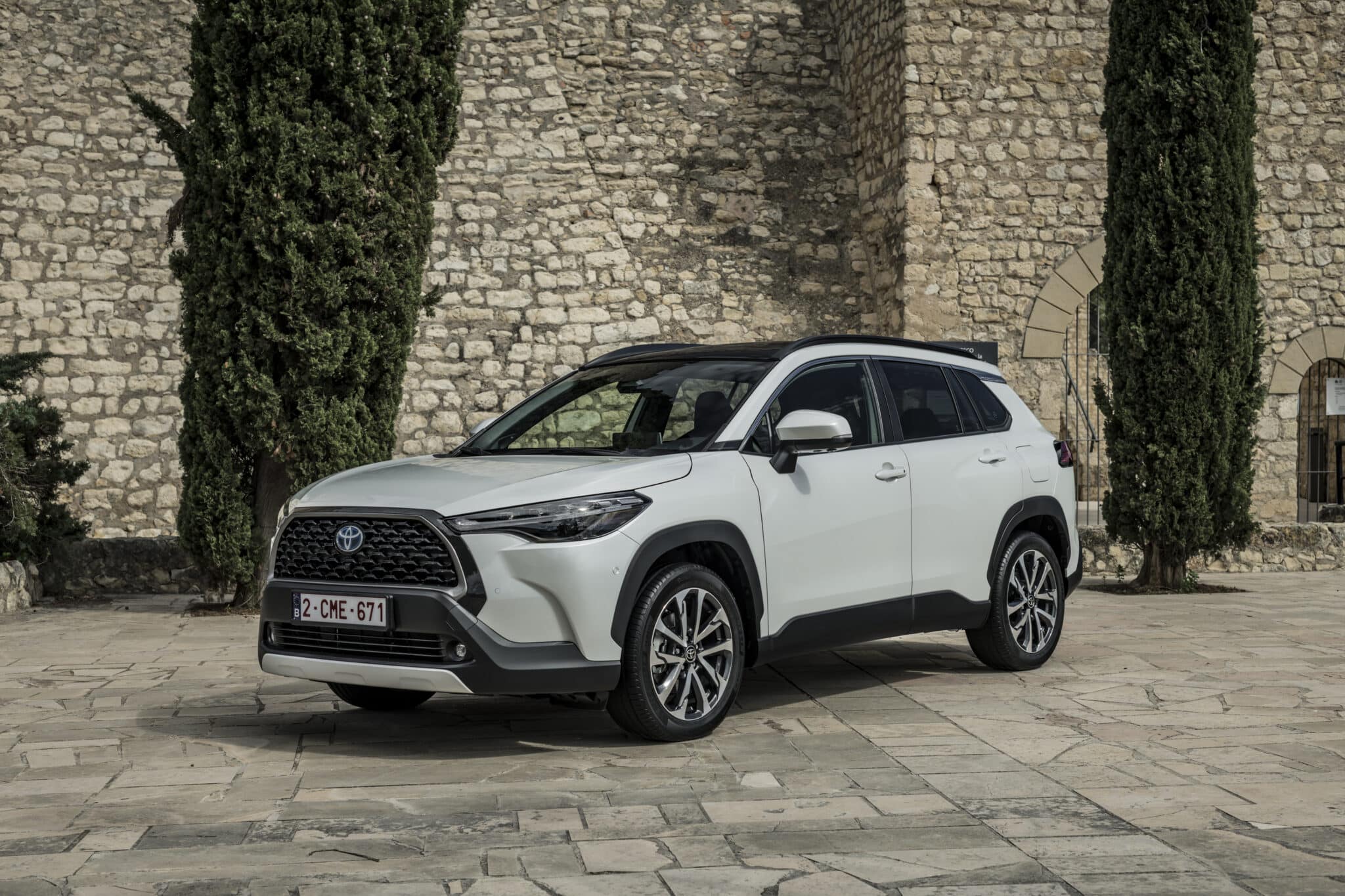 Toyota Corolla Cross 2023: scheda tecnica, allestimenti e listino prezzi