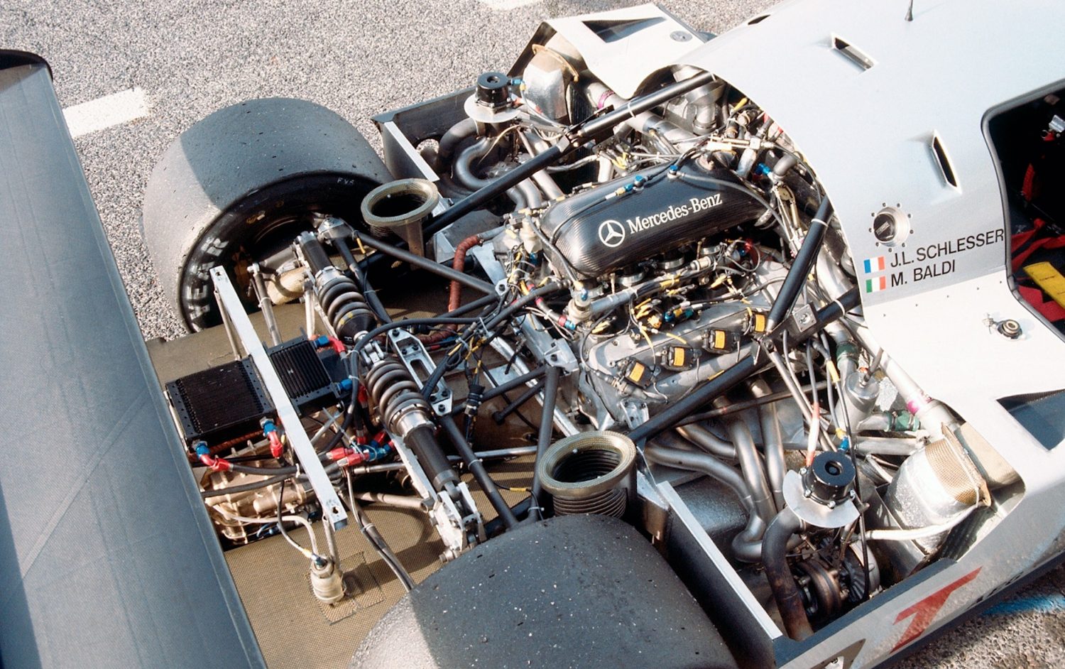 Il motore V8 Mercedes e la meccanica posteriore della Sauber C9. Credit: autotecnica.org