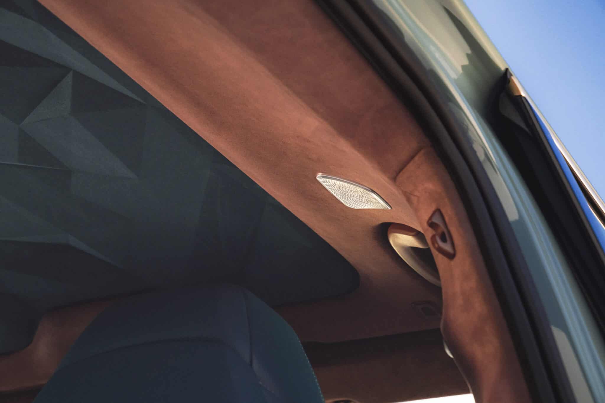 Nuova BMW XM: ecco l'inedita mega suv ad alte prestazioni ibrida plug-in