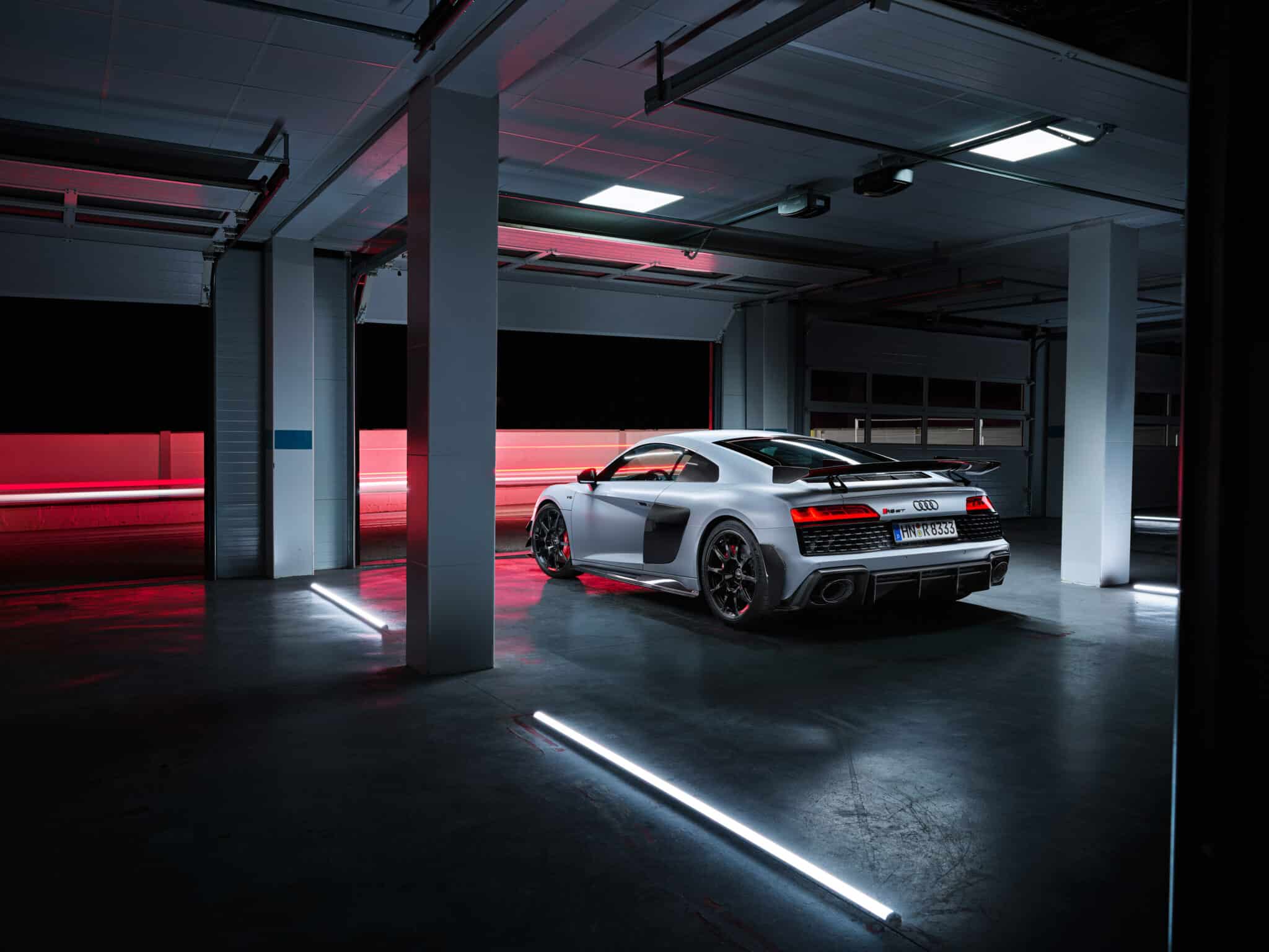 Audi R8 Coupe V10 GT RWD: trazione posteriore e 620 CV di potenza