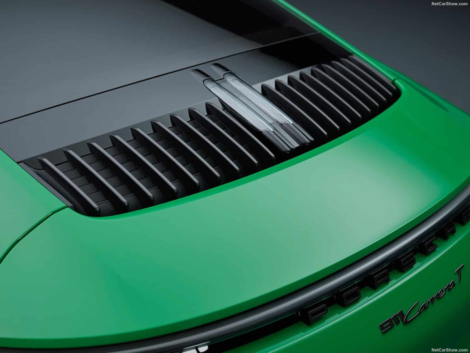 Porsche 911 Carrera T: la sportiva con cambio manuale e 385 CV