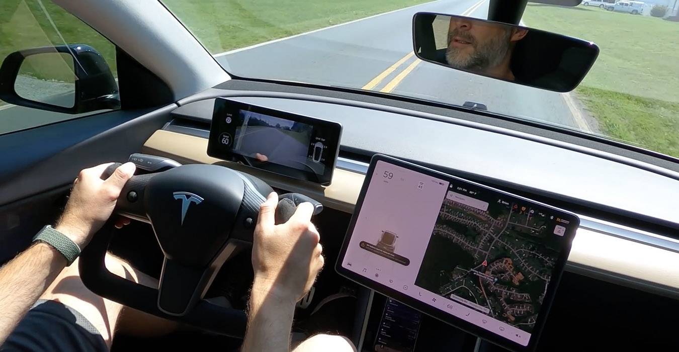Il volante Joke della Tesla