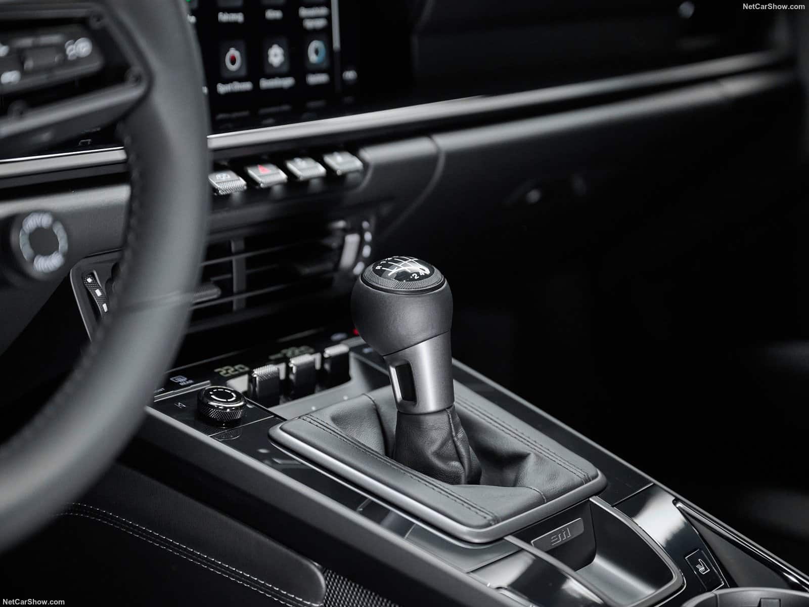 Porsche 911 Carrera T: la sportiva con cambio manuale e 385 CV