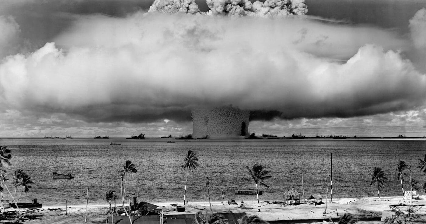 La bomba atomica e Oppenheimer protagonisti del nuovo film di Christopher Nolan