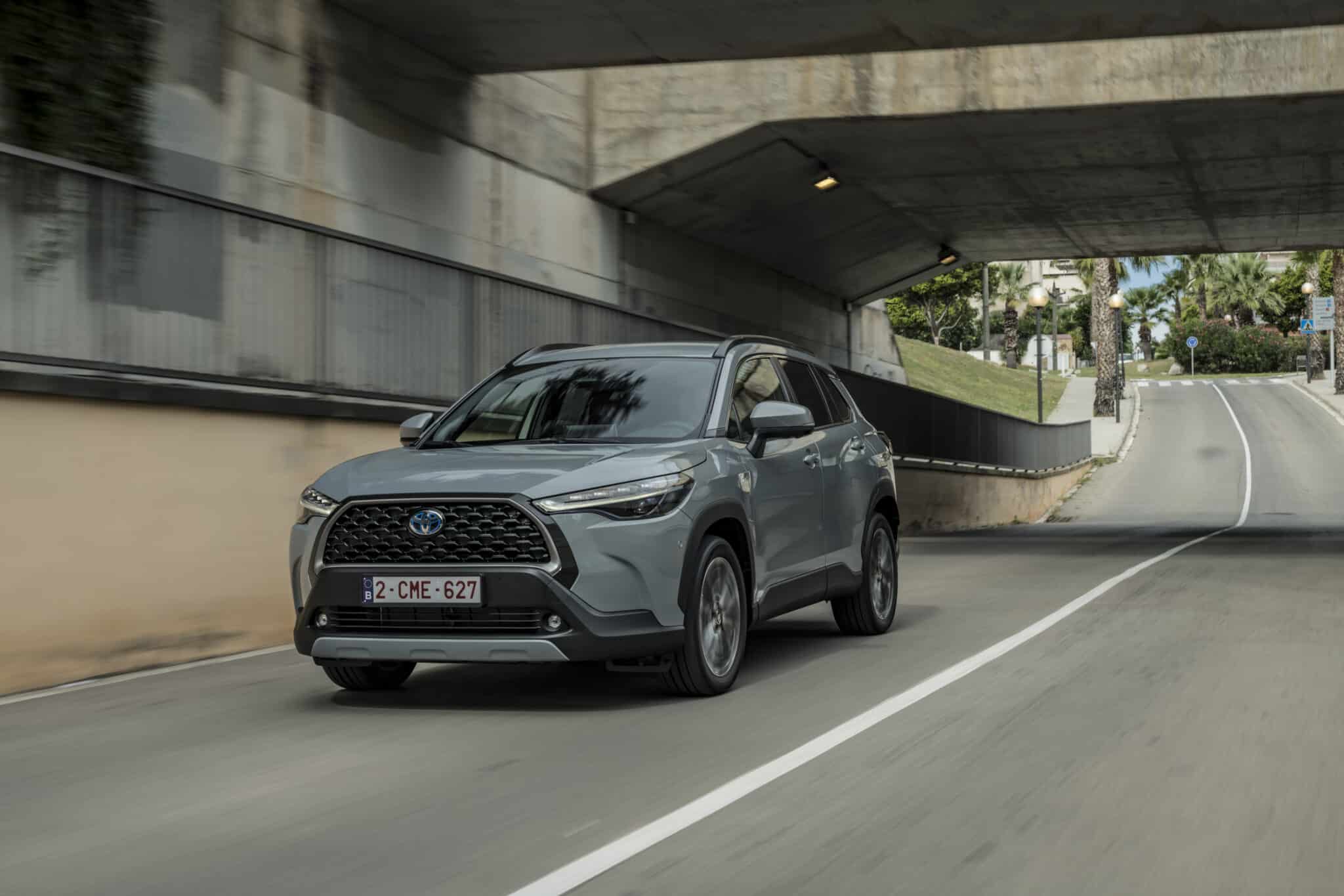 Toyota Corolla Cross 2023: scheda tecnica, allestimenti e listino prezzi