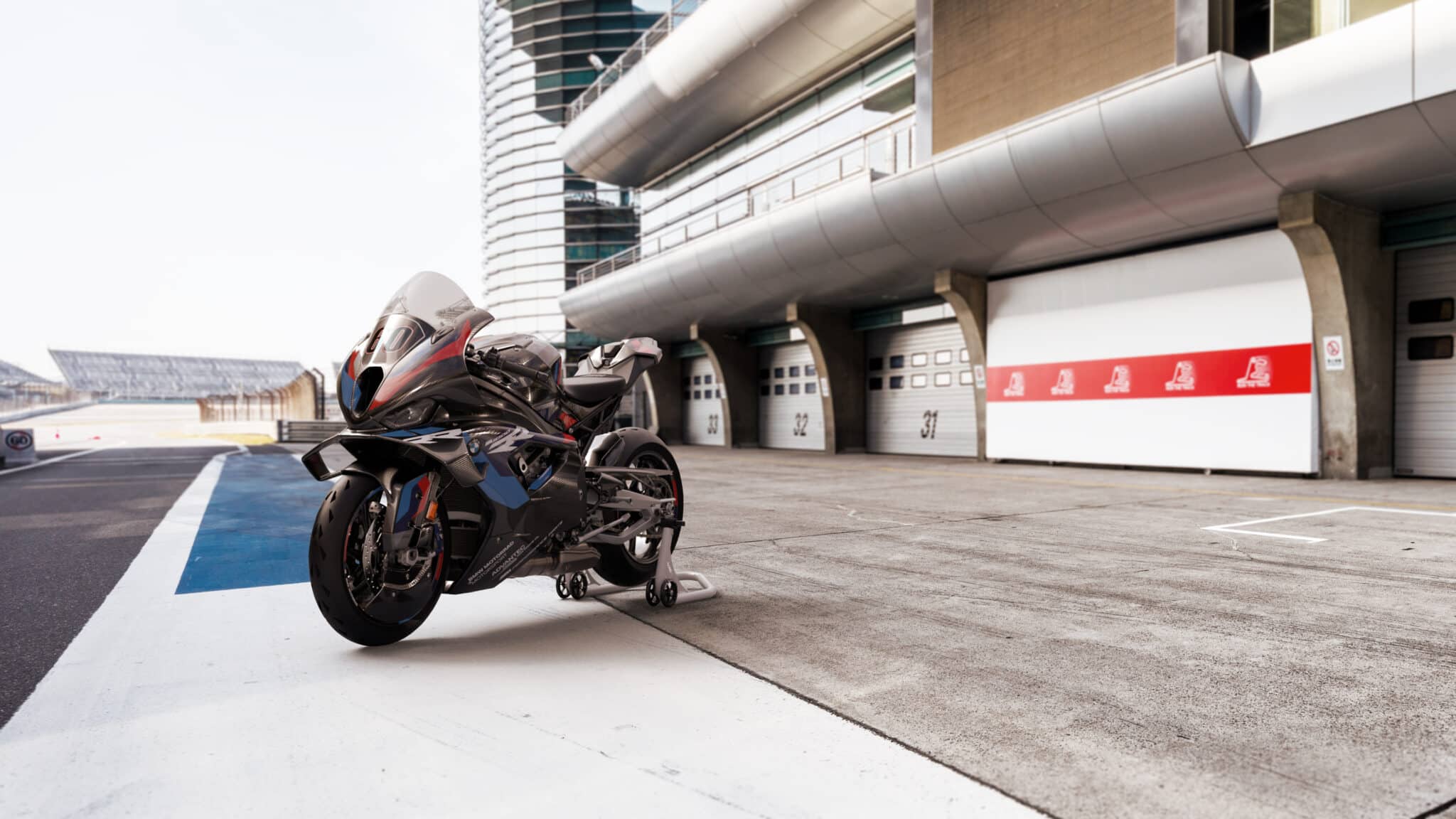 BMW M 1000 RR 2023: aumenta la velocità massima e migliora l'aerodinamica