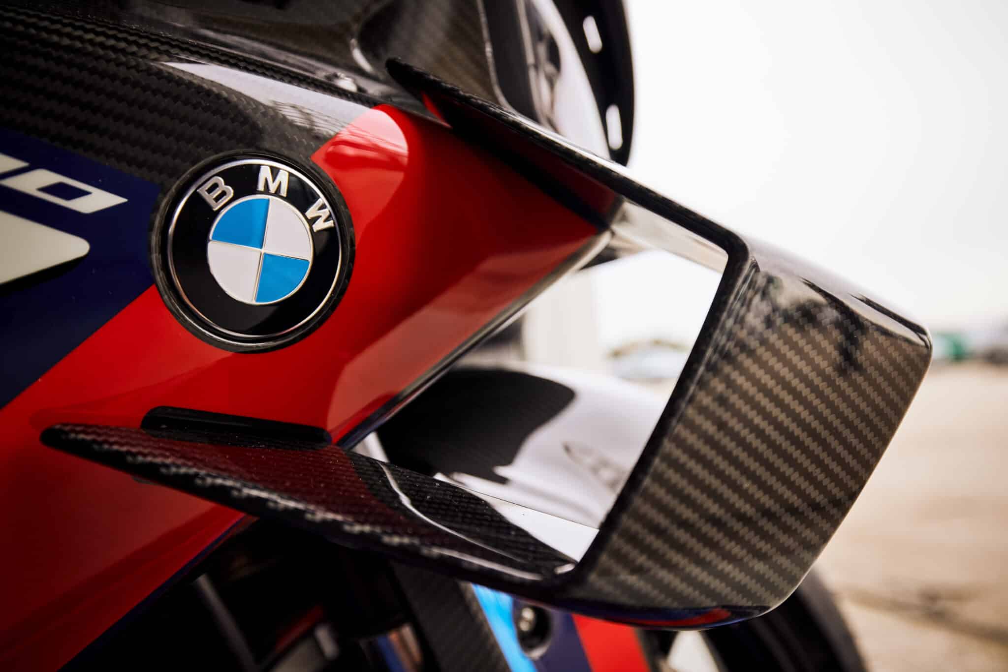 BMW M 1000 RR 2023: aumenta la velocità massima e migliora l'aerodinamica