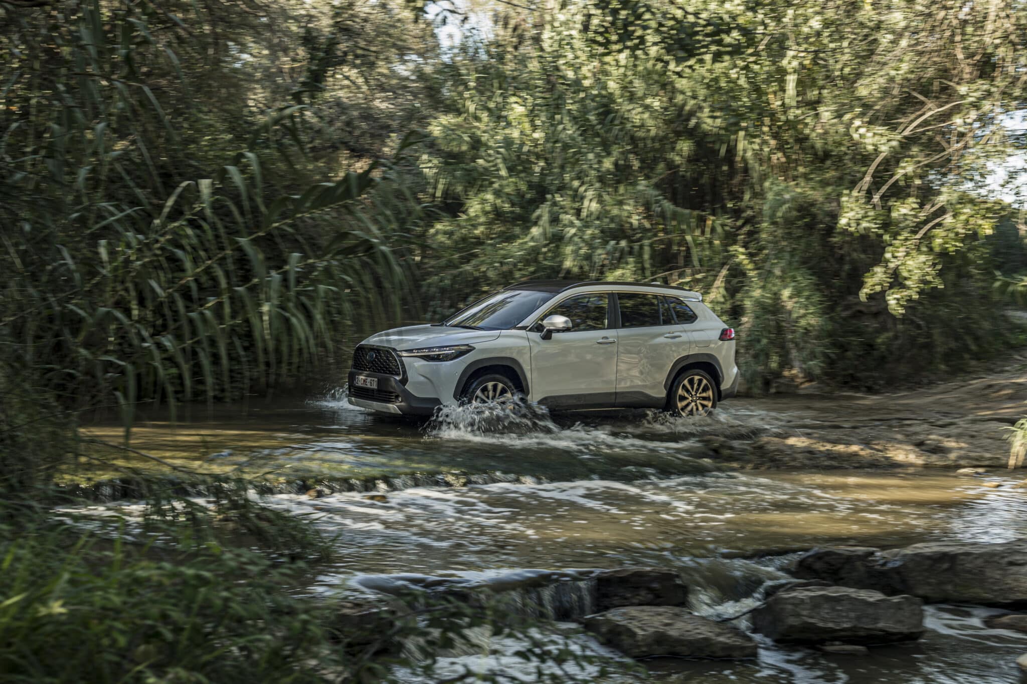 Toyota Corolla Cross 2023: scheda tecnica, allestimenti e listino prezzi