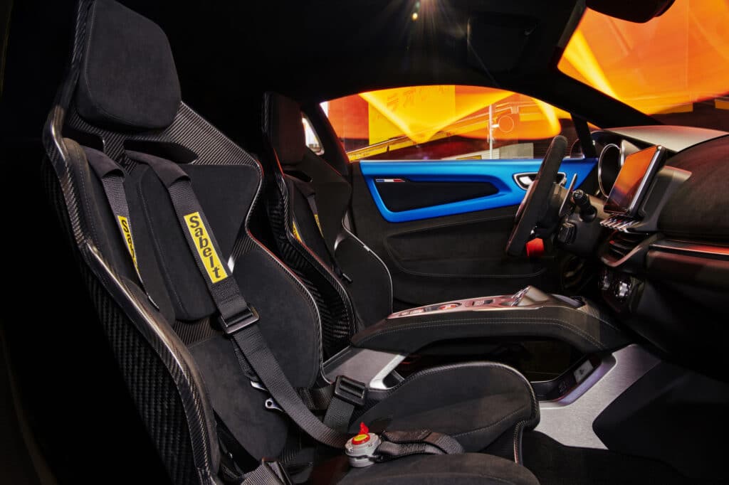 Alpine 110: ecco la versione più estrema R pensata per la guida in pista