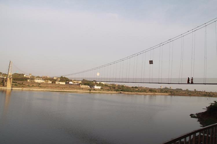 Ponte pedonale indiano Julto Pul ante crollo. Credits: Tripadvisor