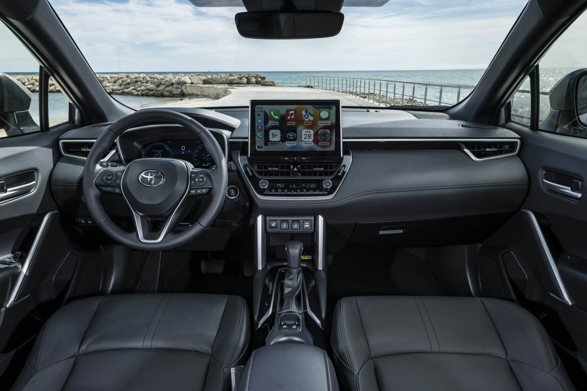 Toyota Corolla Cross 2023: scheda tecnica, allestimenti e listino prezzi
