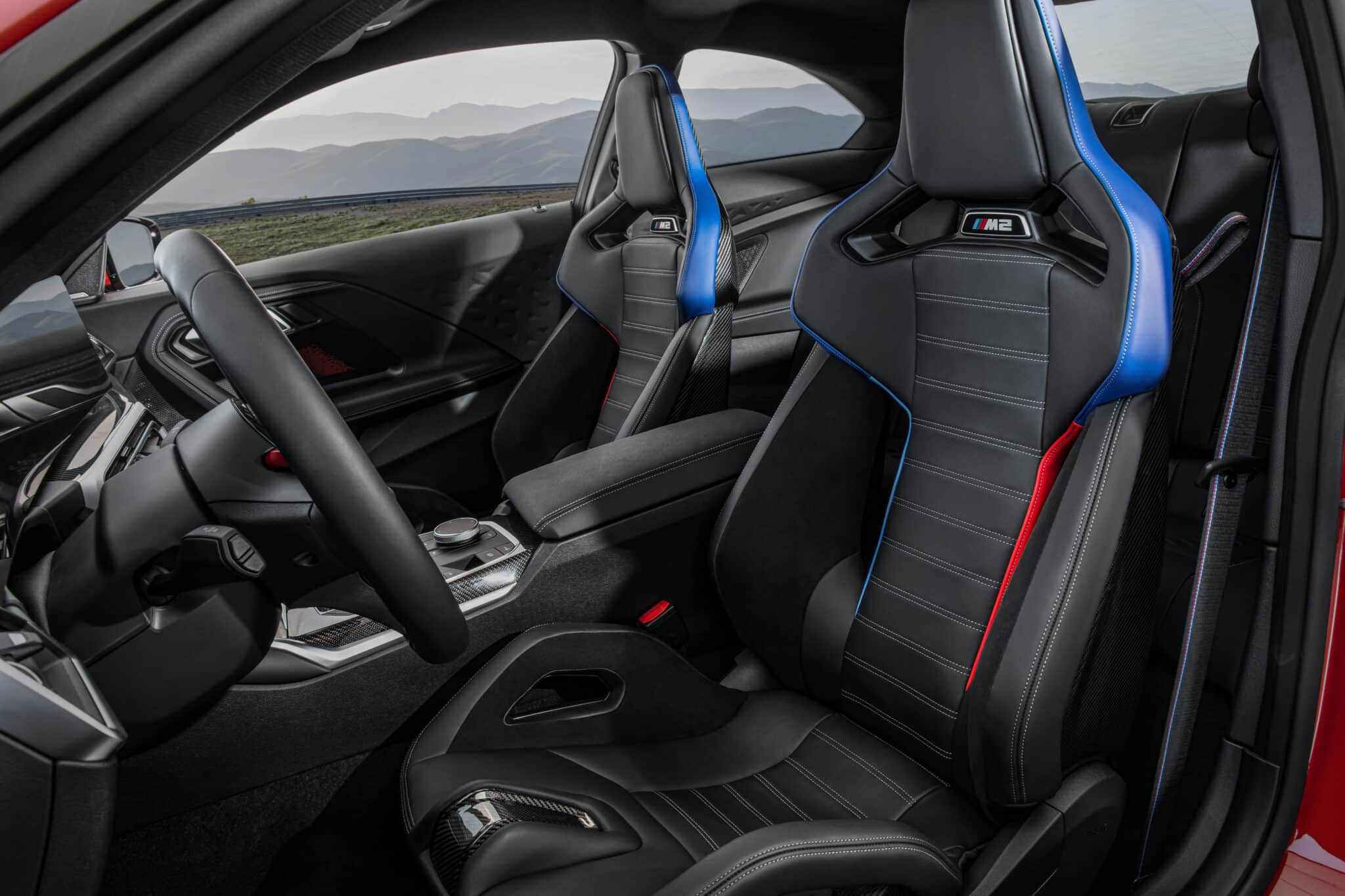 BMW M2: debutta la seconda generazione della coupé bavarese