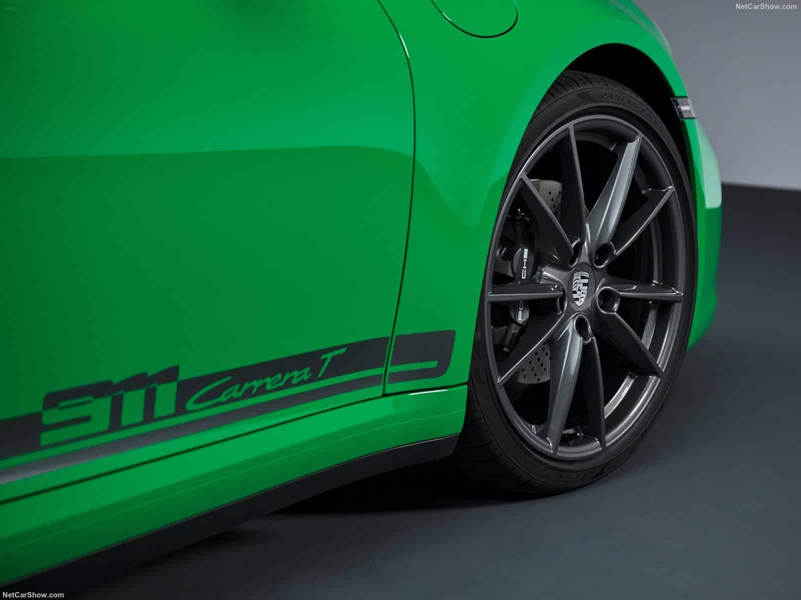 Porsche 911 Carrera T: la sportiva con cambio manuale e 385 CV