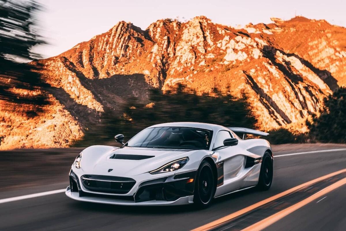 Rimac Nevera è l'auto elettrica più veloce al mondo e tocca i 412 km/h (VIDEO) - Rimac Nevera è l'auto elettrica più veloce al mondo e tocca i 412 km/h (VIDEO)