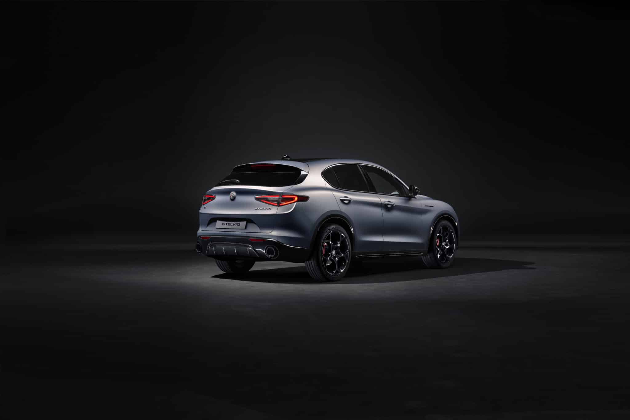 Alfa Romeo Giulia e Stelvio: arriva il restyling 2023 con fari a LED e più tecnologia