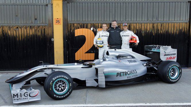 La presentazione della MGP W01 a Valencia. Credit: mercedesamgf1.com