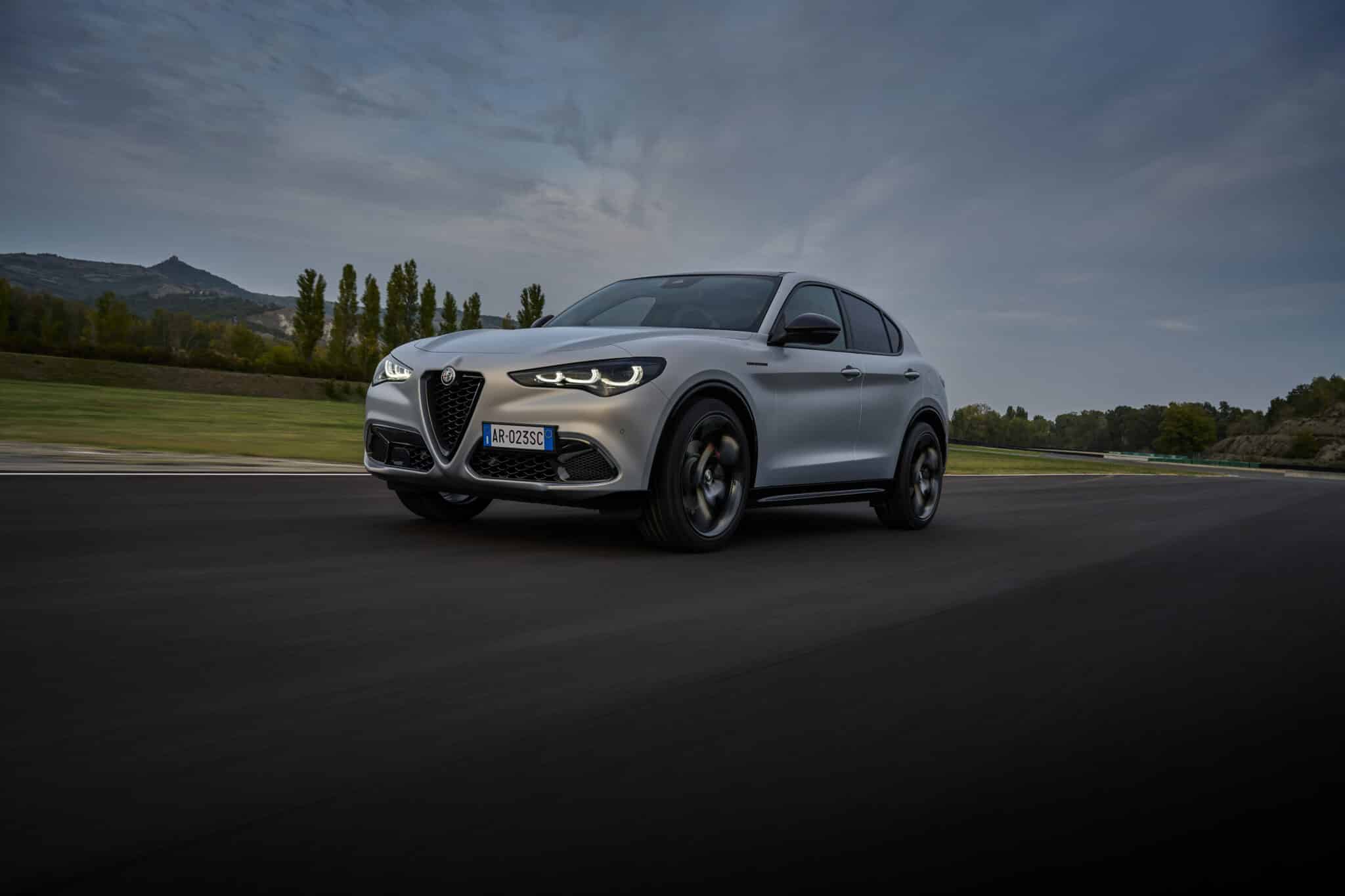 Alfa Romeo Giulia e Stelvio: arriva il restyling 2023 con fari a LED e più tecnologia