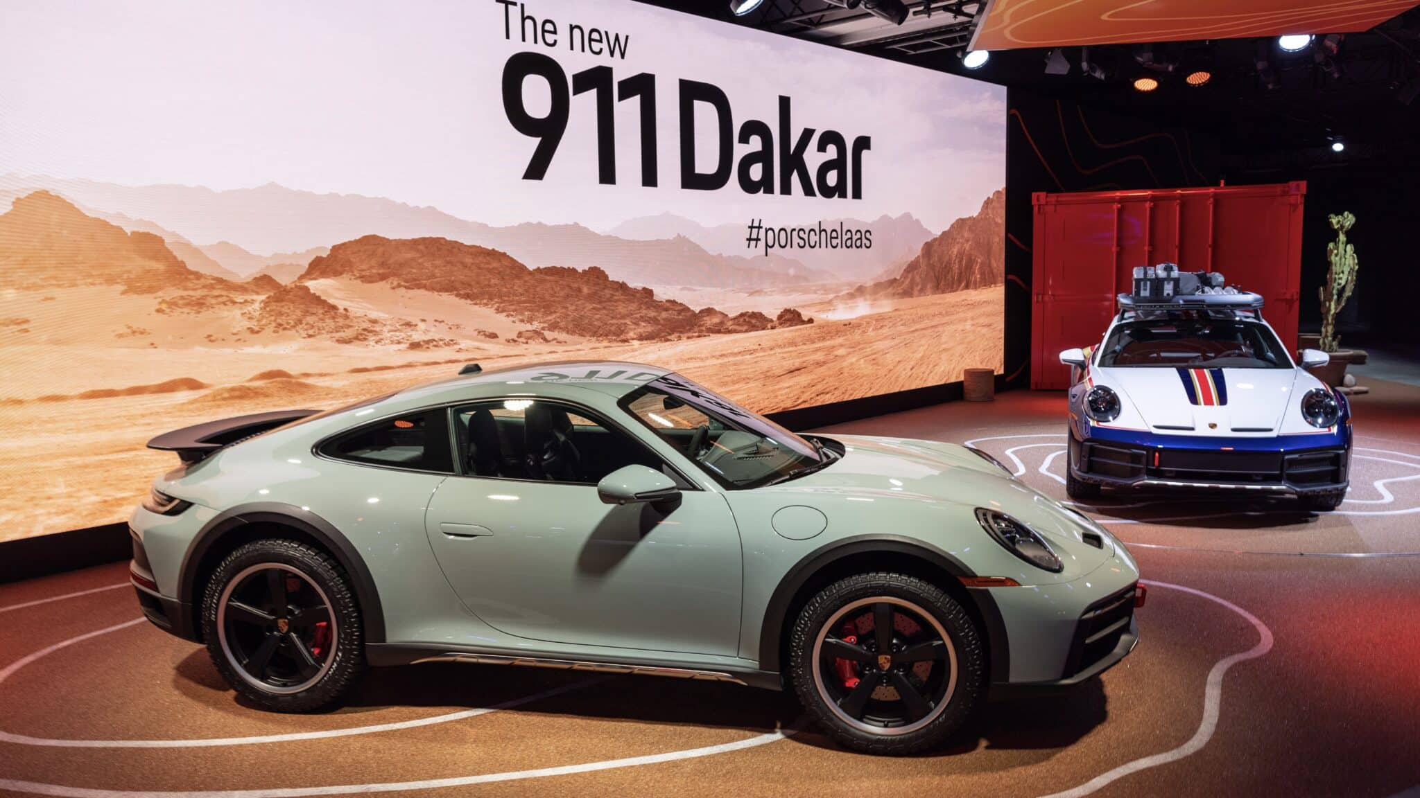Due esemplari di Porsche 911 Dakar durante la presentazione a Los Angeles