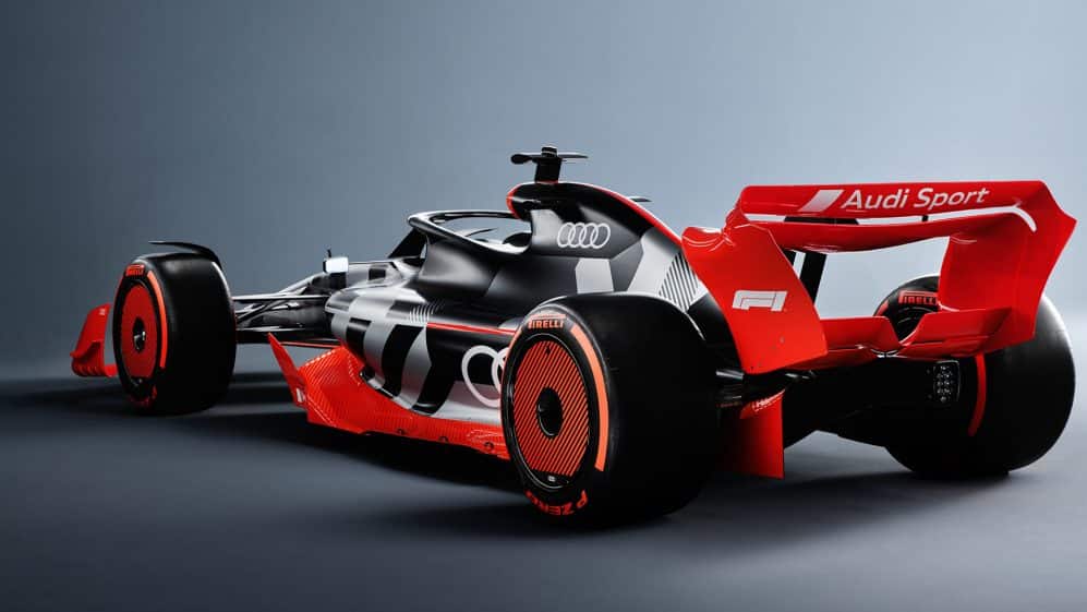 Il modello FIA in scala 1:1 della monoposto con livrea Audi Sport. Credit: f1.com