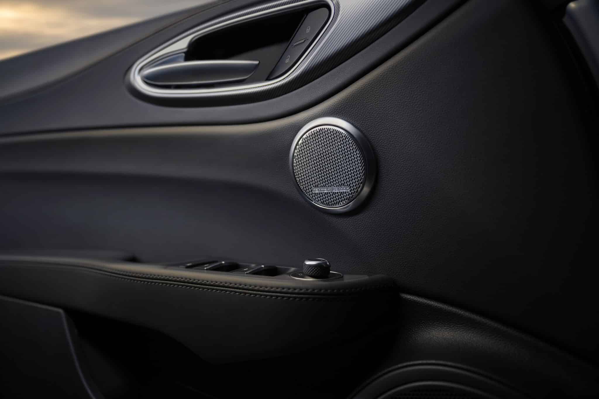 Alfa Romeo Giulia e Stelvio: arriva il restyling 2023 con fari a LED e più tecnologia