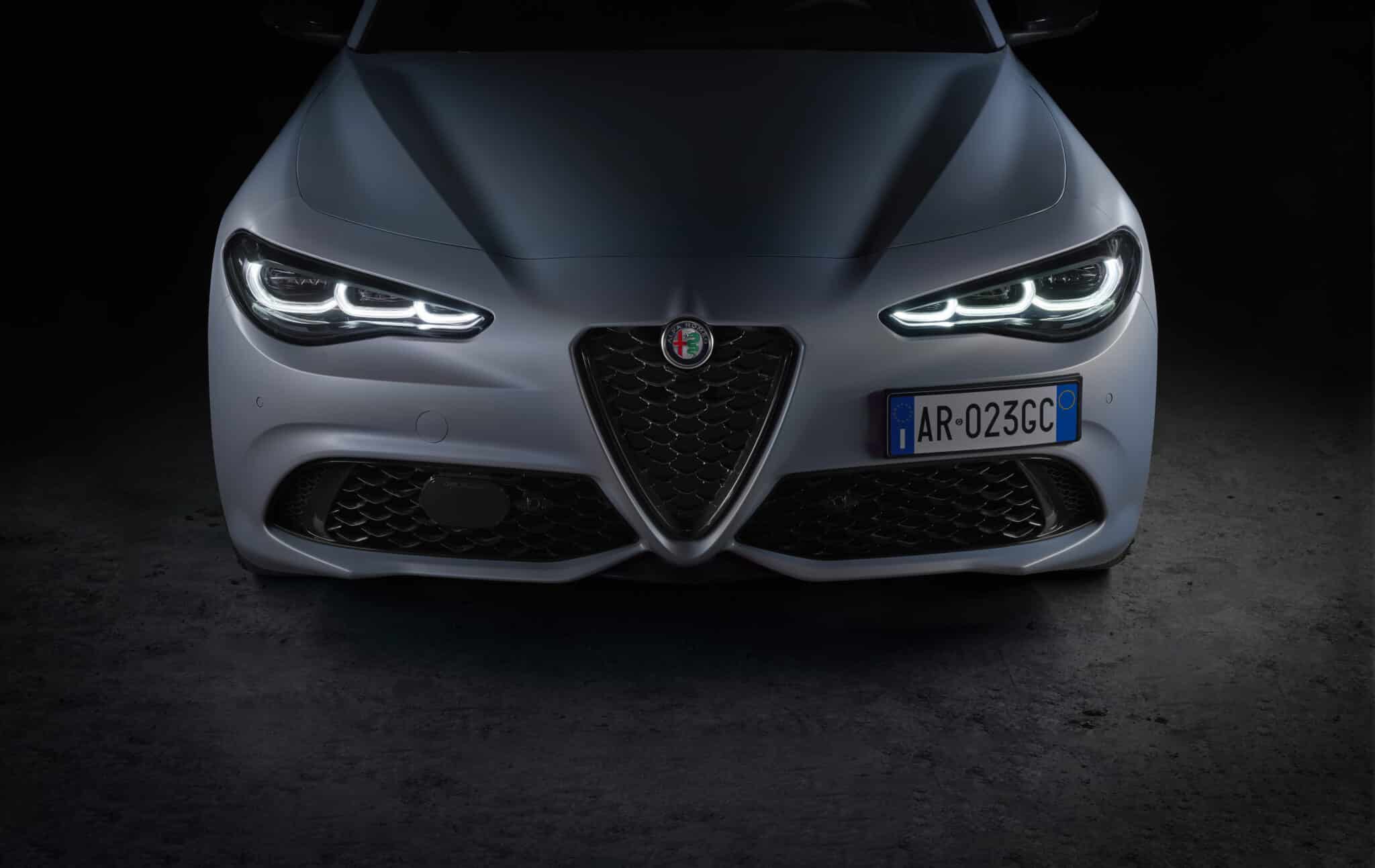 Alfa Romeo Giulia e Stelvio: arriva il restyling 2023 con fari a LED e più tecnologia