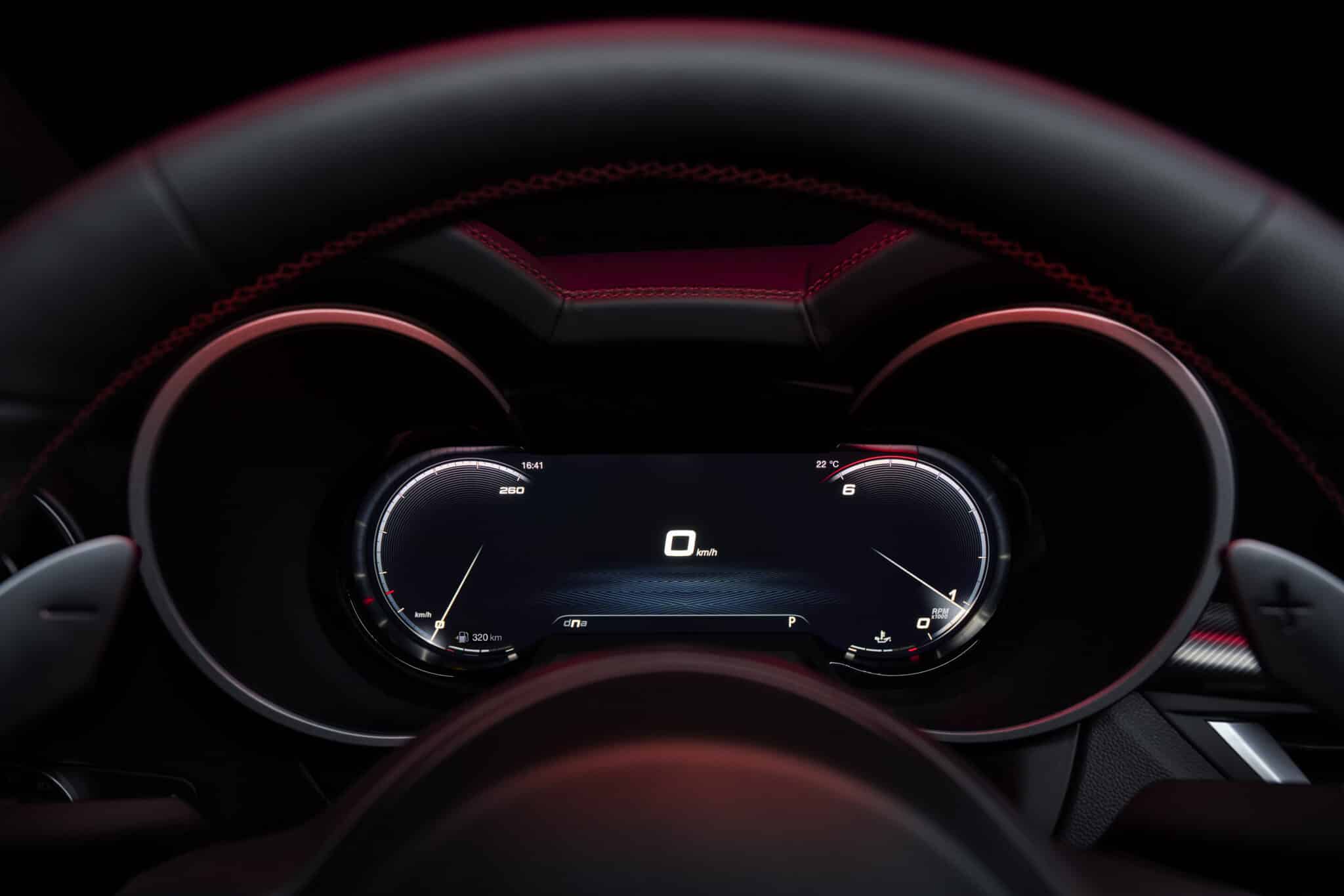 Alfa Romeo Giulia e Stelvio: arriva il restyling 2023 con fari a LED e più tecnologia